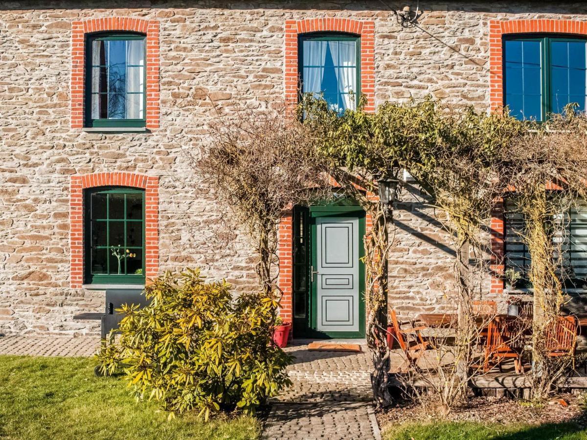 Pretty Farmhouse In Houffalize With Courtyard Esterno foto
