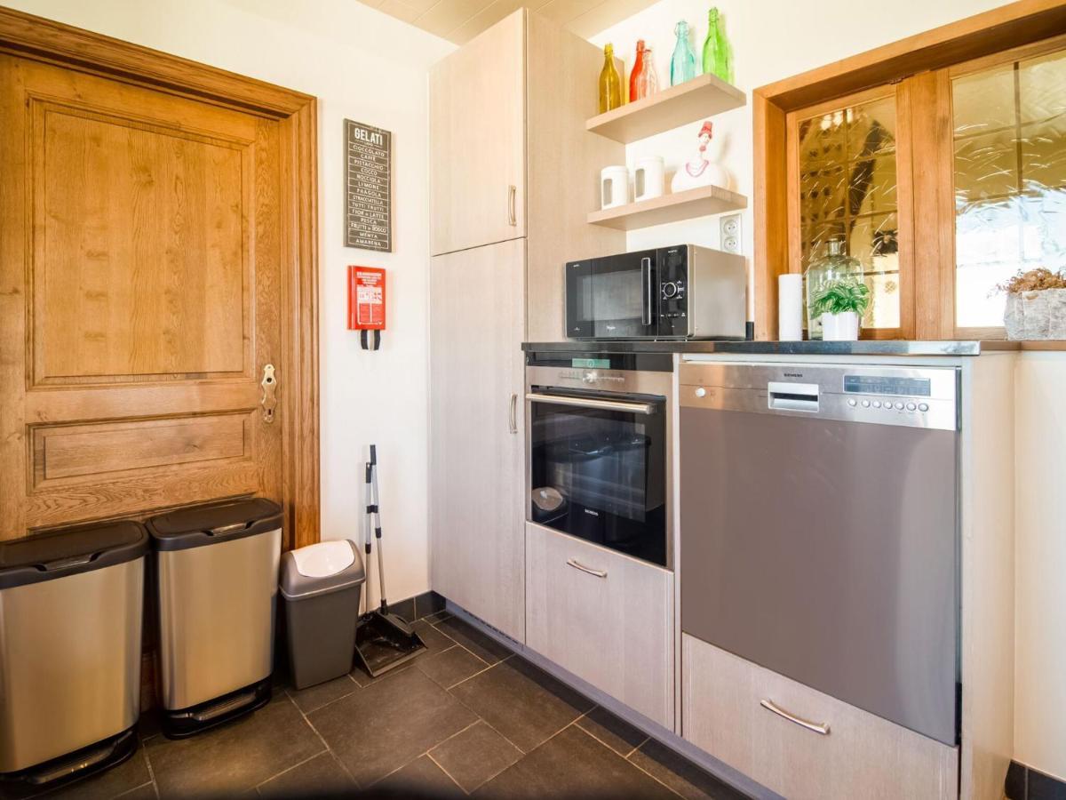 Pretty Farmhouse In Houffalize With Courtyard Esterno foto