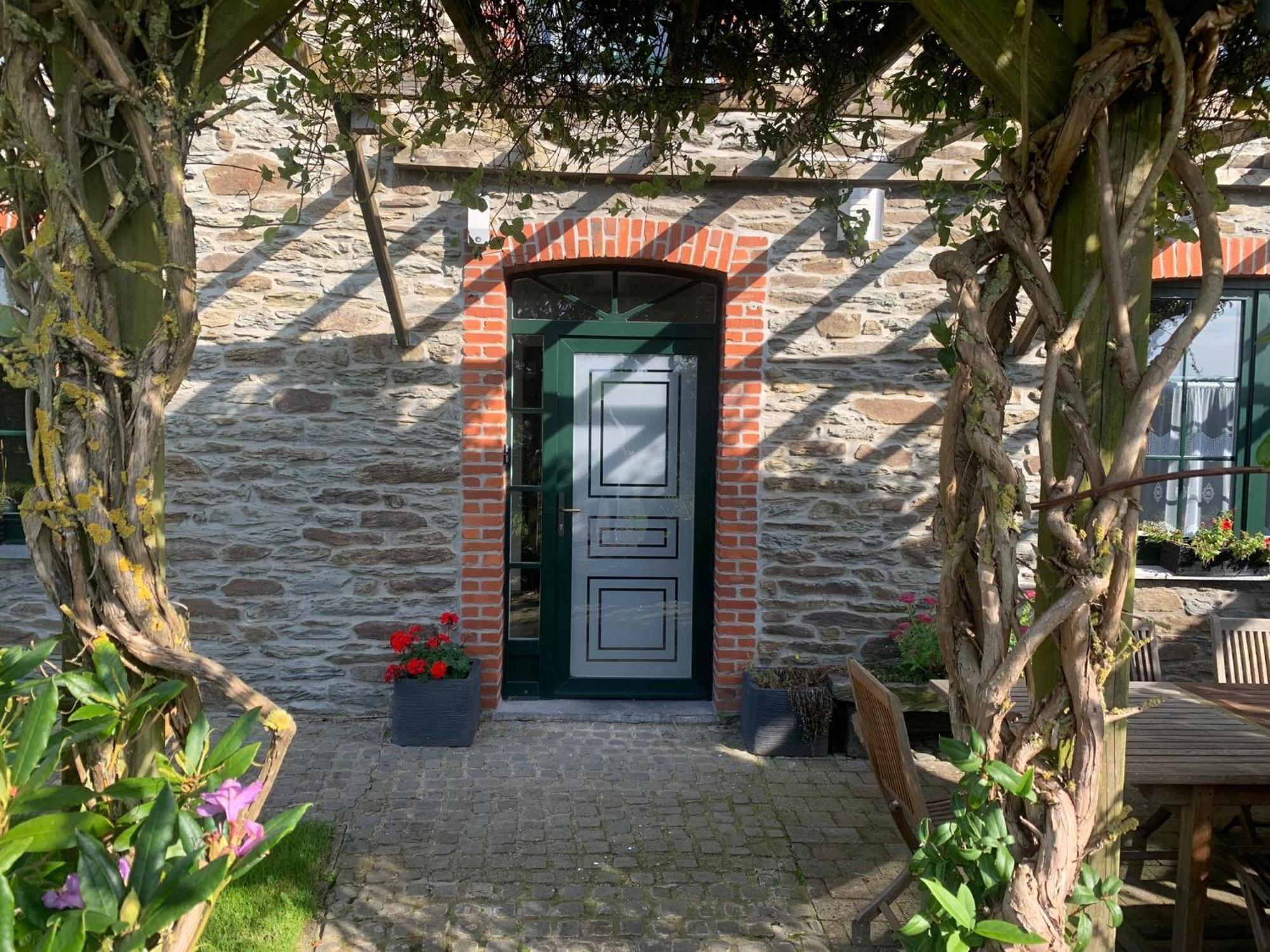 Pretty Farmhouse In Houffalize With Courtyard Esterno foto