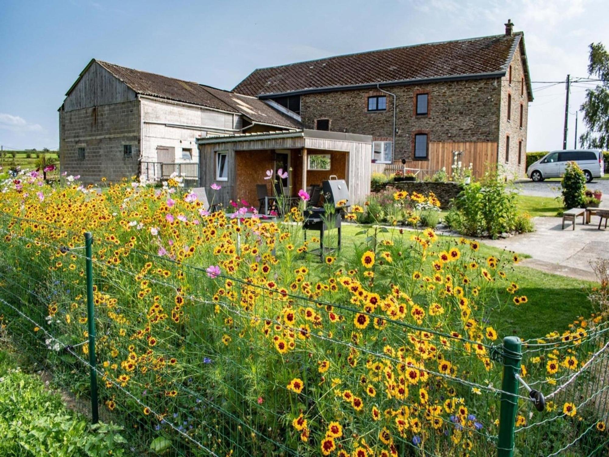 Pretty Farmhouse In Houffalize With Courtyard Esterno foto