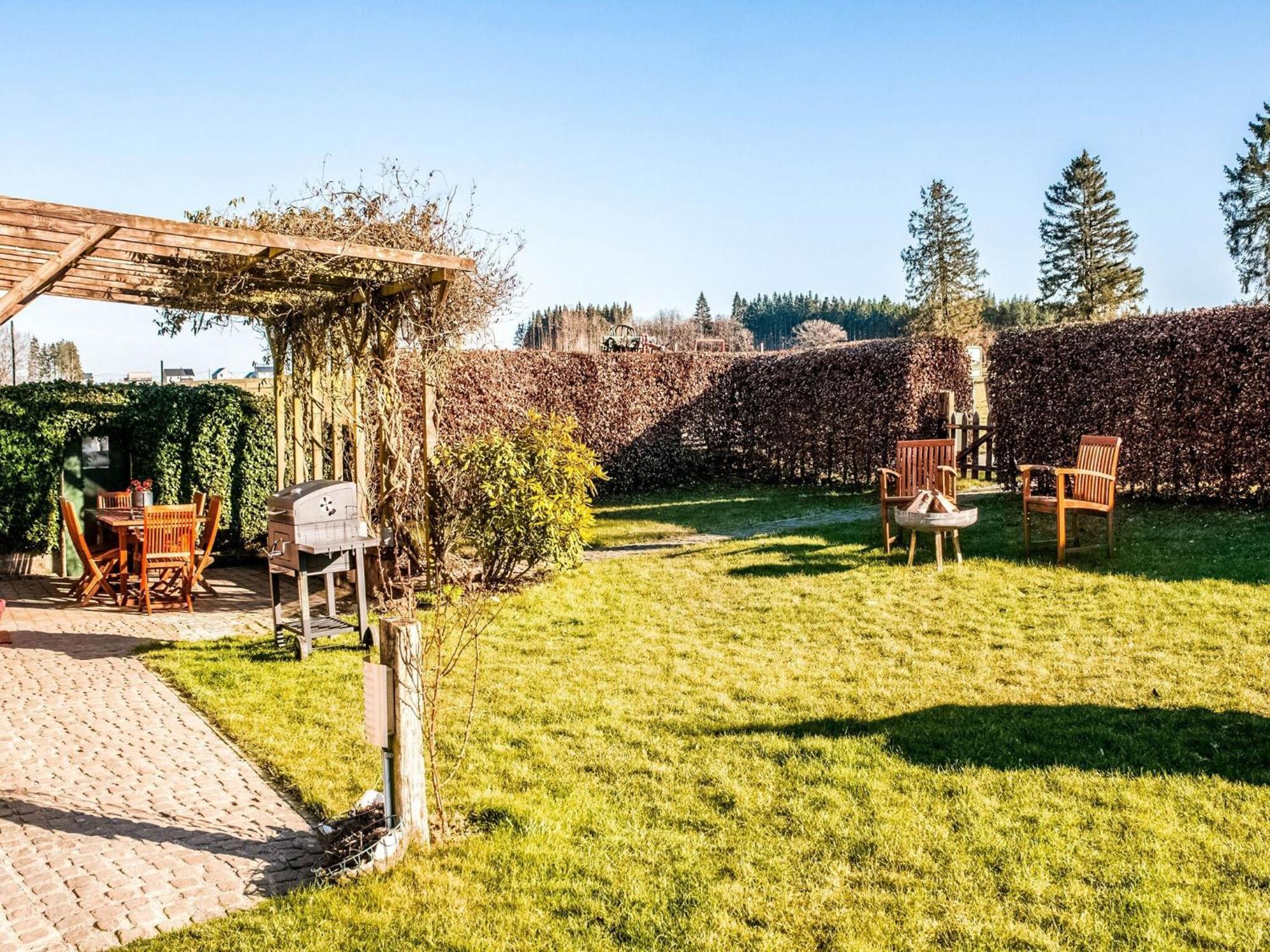 Pretty Farmhouse In Houffalize With Courtyard Esterno foto