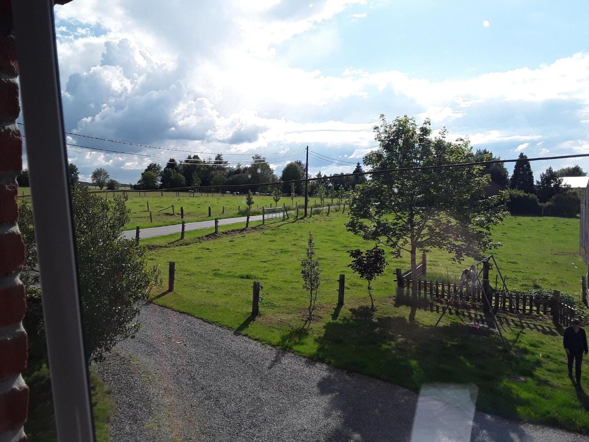 Pretty Farmhouse In Houffalize With Courtyard Esterno foto