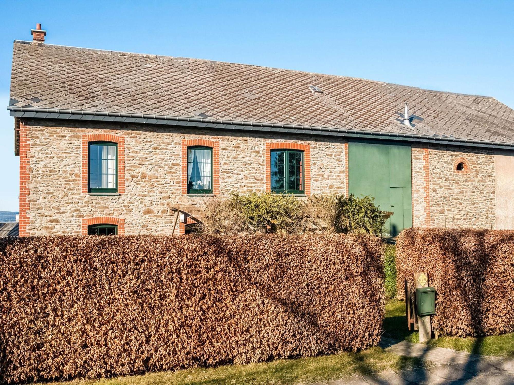 Pretty Farmhouse In Houffalize With Courtyard Esterno foto