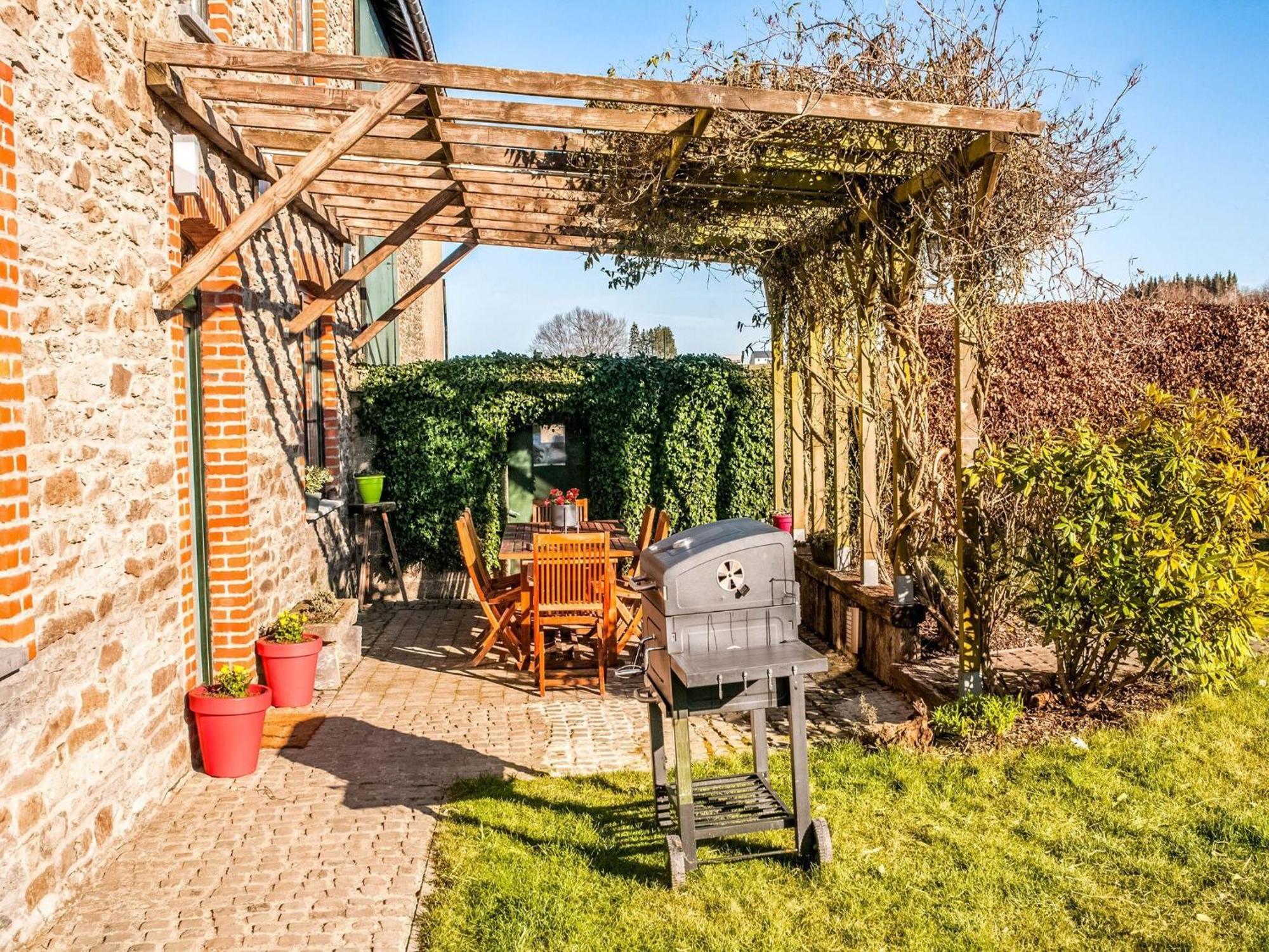 Pretty Farmhouse In Houffalize With Courtyard Esterno foto